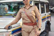 गायनाची आवड असलेल्या पोलीस निरीक्षक अर्चना पाटील - फुलसुंदर ( जोगेश्वरी पोलीस स्टेशन , मुंबई शहर )