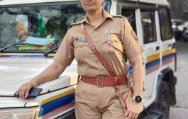 गायनाची आवड असलेल्या पोलीस निरीक्षक अर्चना पाटील - फुलसुंदर ( जोगेश्वरी पोलीस स्टेशन , मुंबई शहर )