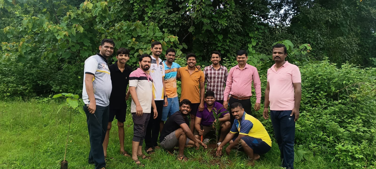 मैत्री दिनाचे औचित्य साधून कालवण गावाचा स्तुत्य उपक्रम