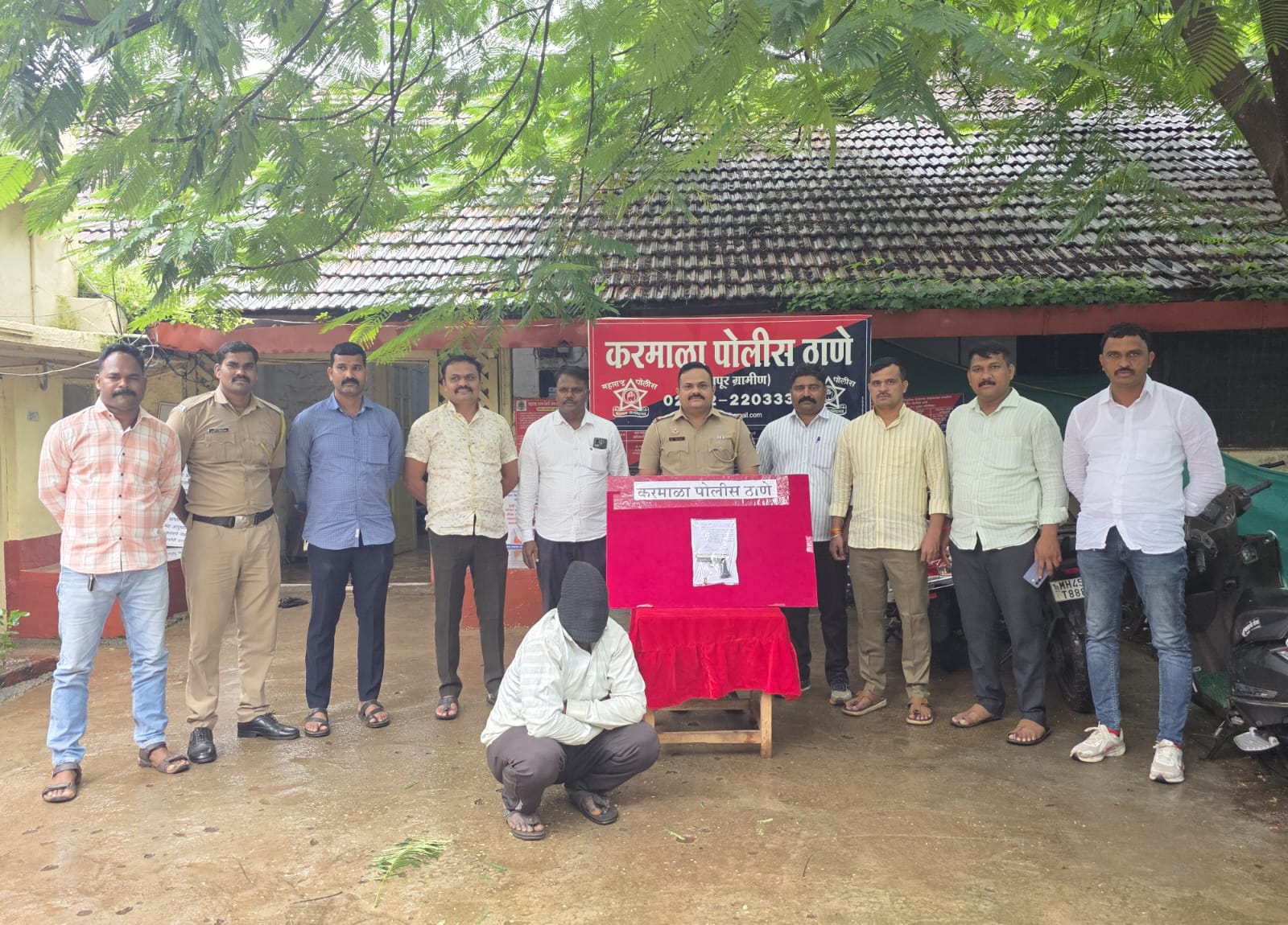 करमाळा पोलीस ठाण्याची कौतुकास्पद कामगिरी,  एक पिस्टल व दोन जिवंत राउंड केले जप्त