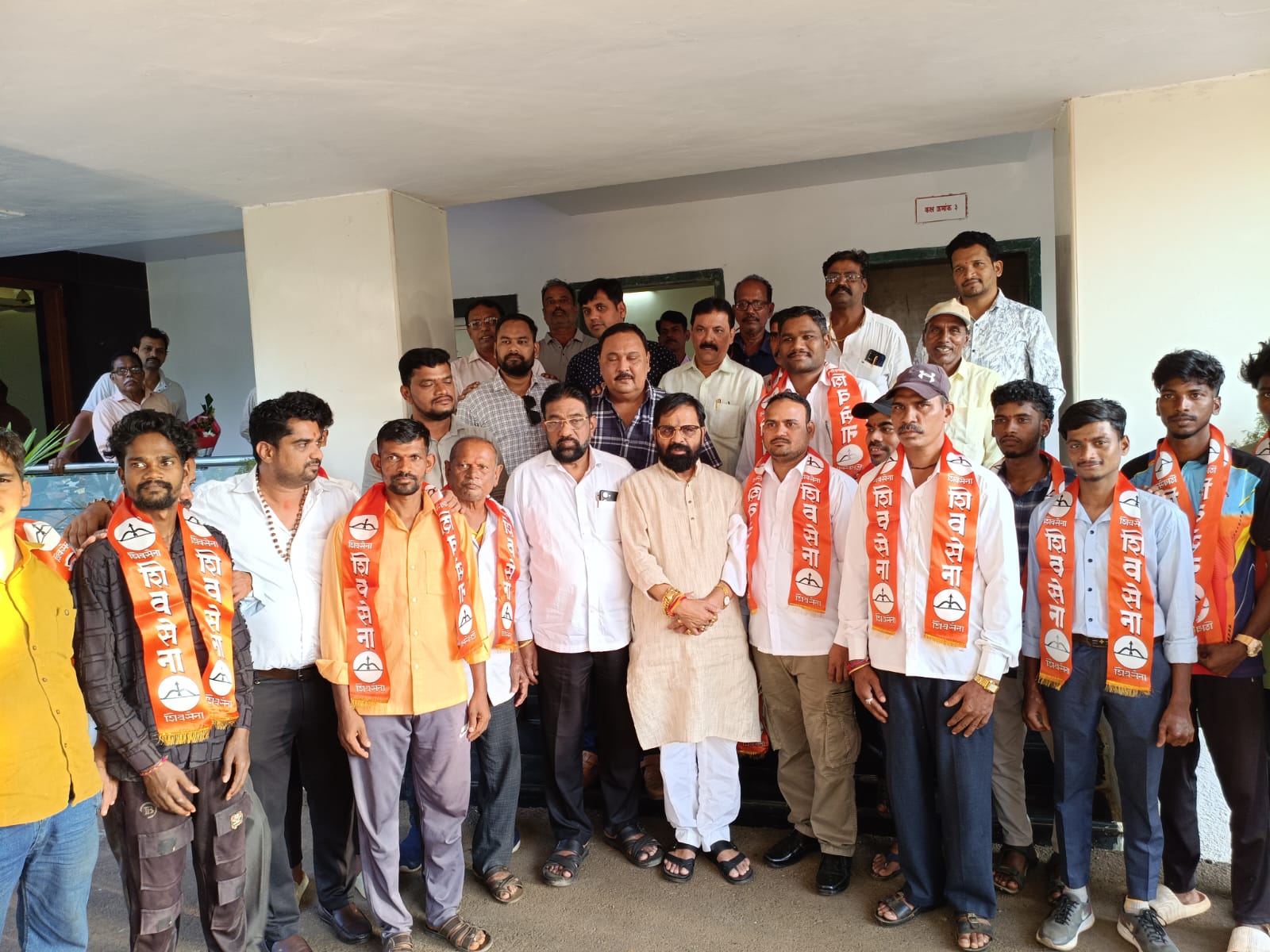 मोर्बा विभागात शिवसेनेचा पक्ष प्रवेशाचा झंझावात कायम; इनकमिंग सुरूच