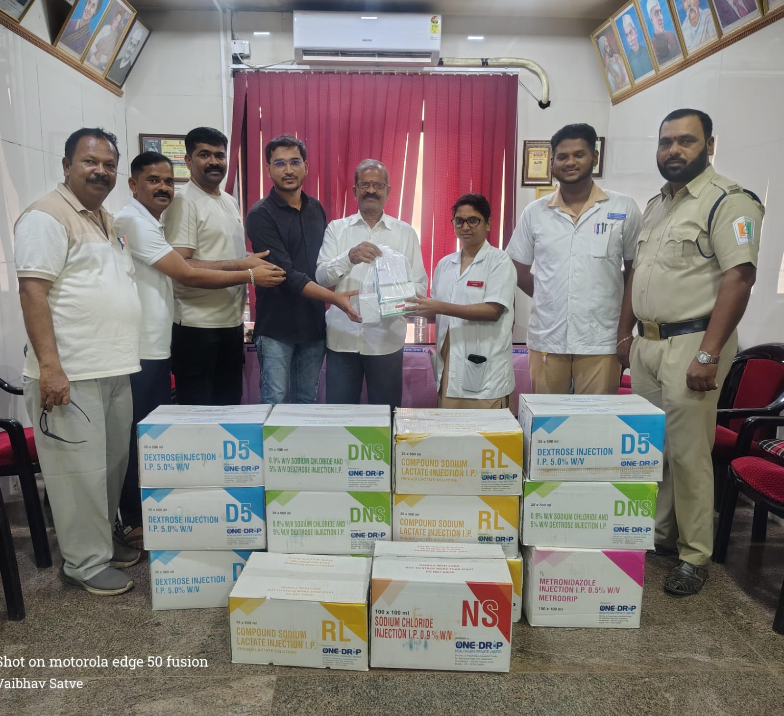 वडिलांचा वाढदिवस रुग्णालयात औषधे देऊन साजरा 