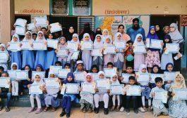 गोरेगाव येथे 'फ्री समर कॅम्प'चा समारोप; विद्यार्थ्यांचा प्रमाणपत्र देऊन गौरव