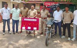 करमाळा पोलीस ठाण्याची दमदार कामगिरी; बसस्थानकावरील १० लाखांचे सोने चोरी व मोटारसायकल चोरीचा छडा;  दोन चोरट्यांना अटक