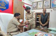 कोल्हापूर पोलीस प्रवाह टीमचा कर्तव्यनिष्ठ पोलिसांप्रती कृतज्ञतेचा अनोखा उपक्रम : पोलीस प्रशासनात रक्षाबंधन साजरा 
