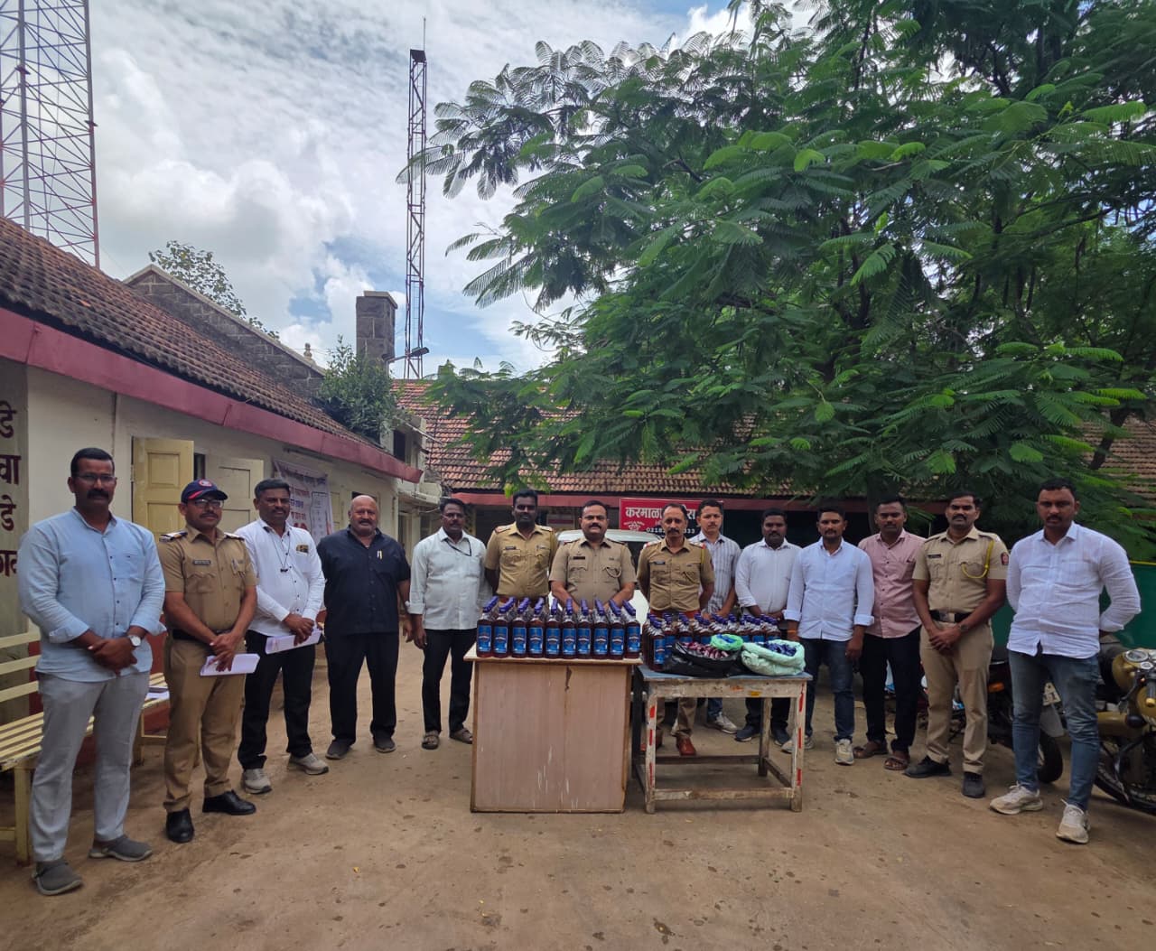 करमाळा पोलिसांची मोठी कारवाई; गोवा बनावटीची दारू व स्विफ्ट कारसह ४.२३ लाखांचा मुद्देमाल जप्त