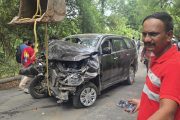 इनोव्हा झाडावर आदळून एकाचा जागीच मृत्यू तर एक जखमी