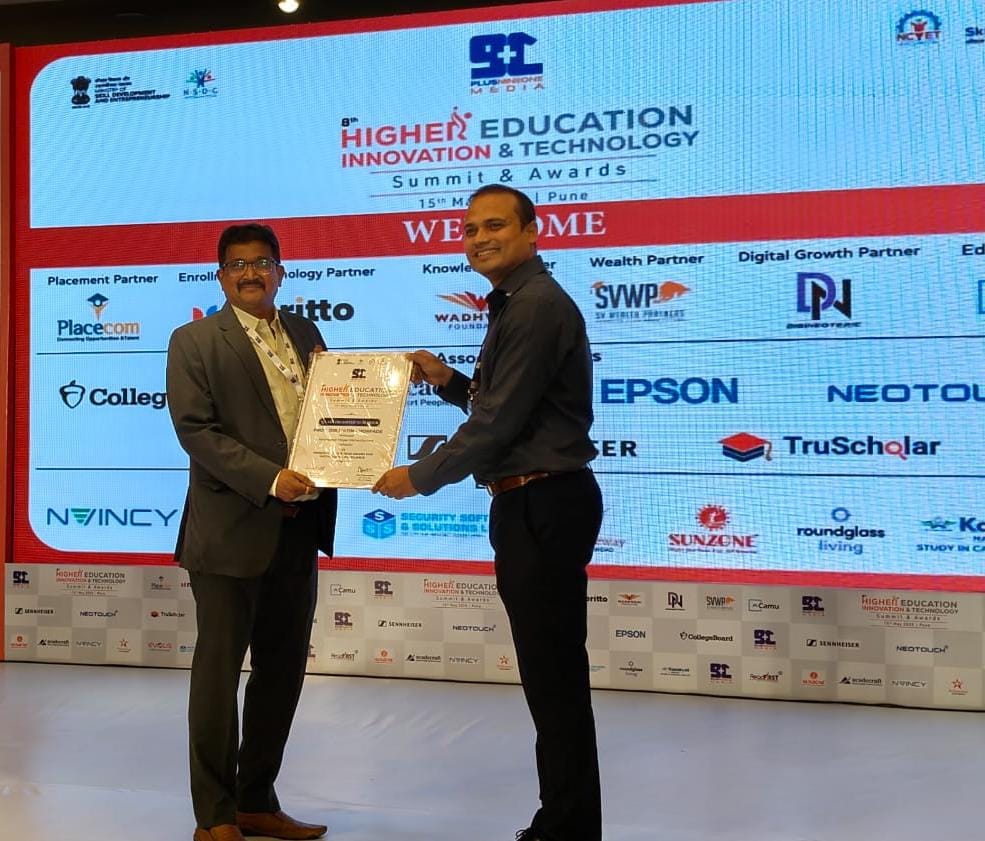 प्राचार्य डॉ. नितीन घोरपडे यांना केंद्र सरकारचा पुरस्कार ; शैक्षणिक गुणवत्तेचा दर्जा उंचावल्याबद्दल गौरव