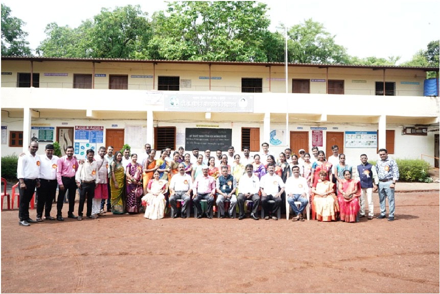 शालेय आठवणींना माजी विद्यार्थ्यांनी २० वर्षांनी दिला उजाळा; अडरे महाविद्यालयाच्या २००५-०६च्या दहावी बॅचचा स्नेहमेळावा