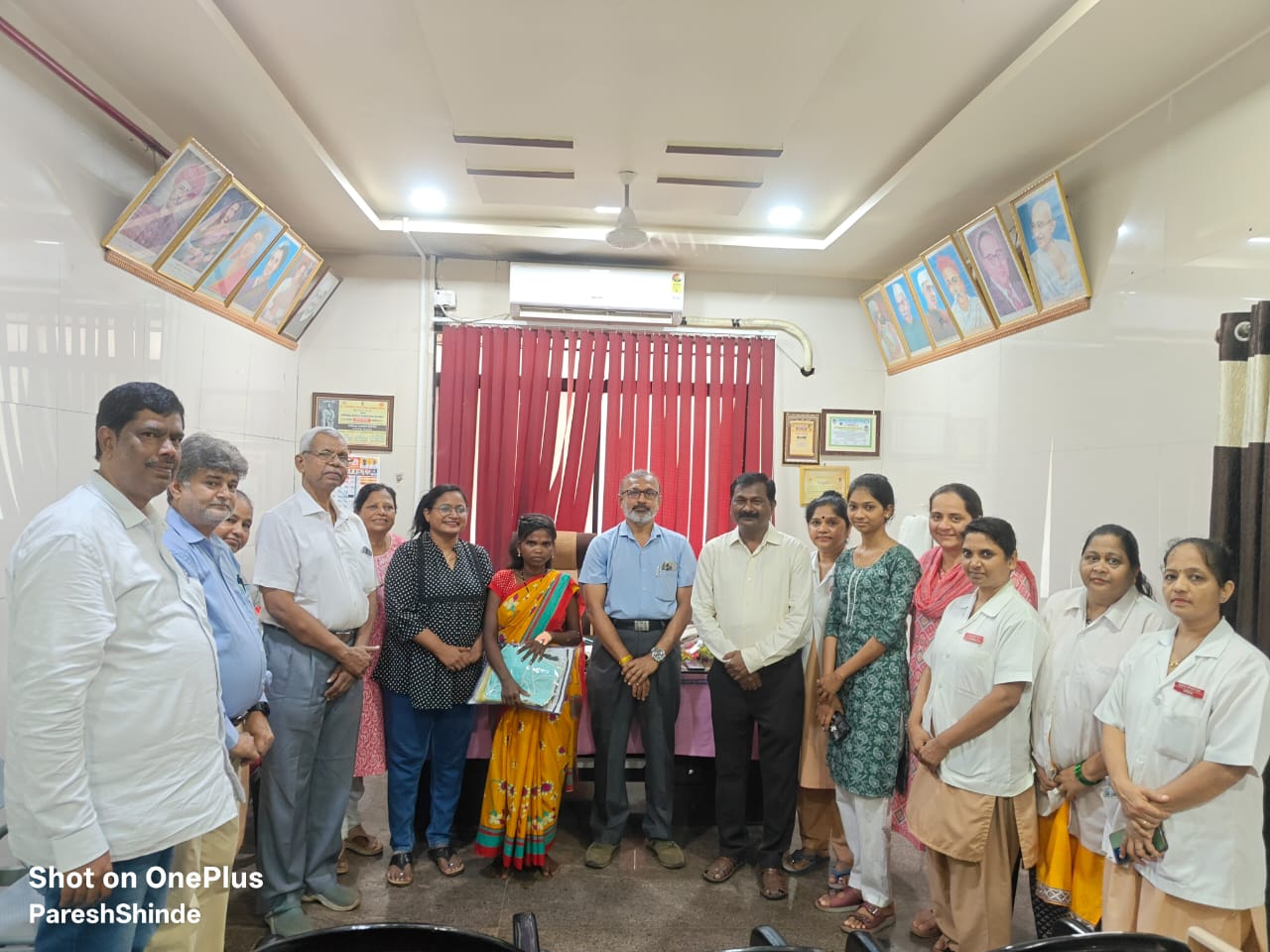 गरोदर आदिवासी महिलेसाठी उपजिल्हा रुग्णालय माणगाव ठरले वरदान ; डॉक्टरांचे आभार मानत केला सत्कार